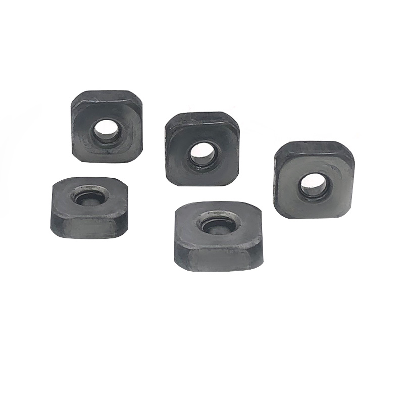 Ei -standardi räätälöinti neliömutteri epäsäännöllinen muotoinen mutteri