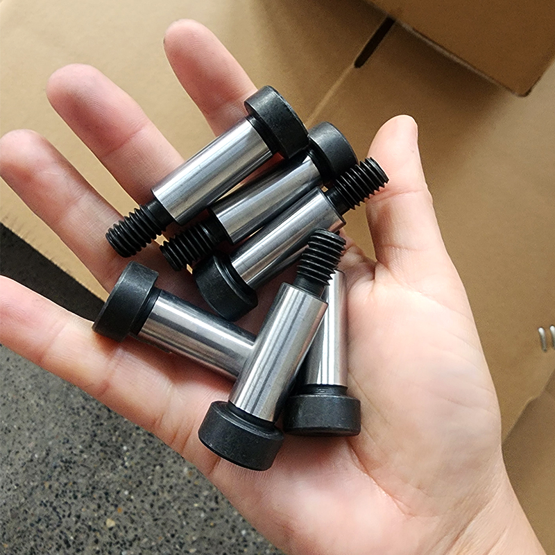 Hiiliteräksiset 1-8 UNC x 4